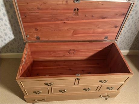 Lane Cedar Lined Blanket/Hope Chest W/Drawer