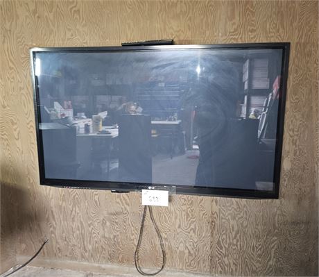 52" LG Flatscreen TV