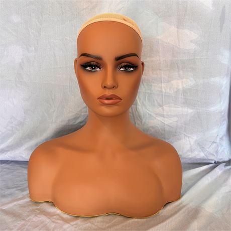 Mannequin Head with Shoulder Bust Store Display