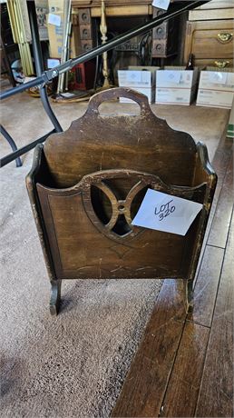 VINTAGE WOOD MAGAZINE RACK