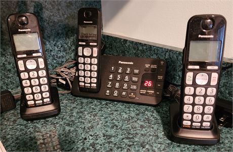 Panasonic Phone Answering Machine~w/ 4 Handsets