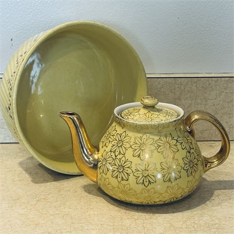 Vintage Hall's Teapot and Casserole Dish