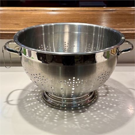 Extra-Large Colander Strainer - 7.5 x 12"