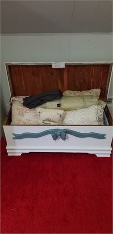 Painted Wood Hope Chest With Mixed Size Blankets & Pillows