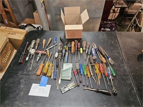 Large Lot of Mixed Screwdrivers