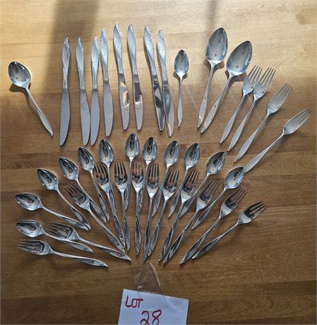 Sterling Heirloom "Vivant" Pattern Flatware Set Extra Forks & Spoon 40.51 OZT