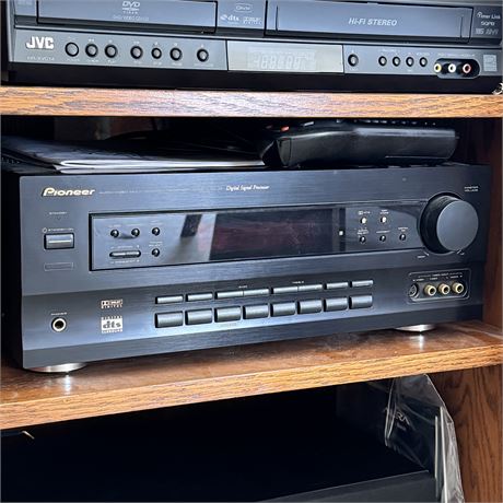 Pioneer VSX-D608 Multi-Channel Receiver w/ Remote & Manual