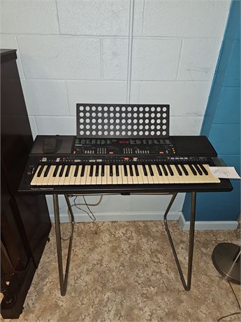 Yamaha PSR-500 Electronic Keyboard