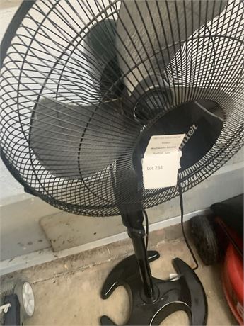 Black Hunter Oscillating Floor Fan