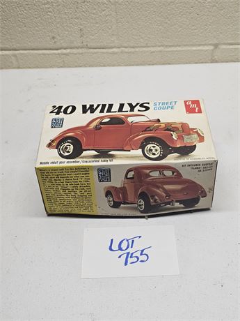 AMT '40 Willy's Street Coupe Model T153 1/25 Scale