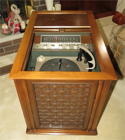 Magnavox Console Stereo