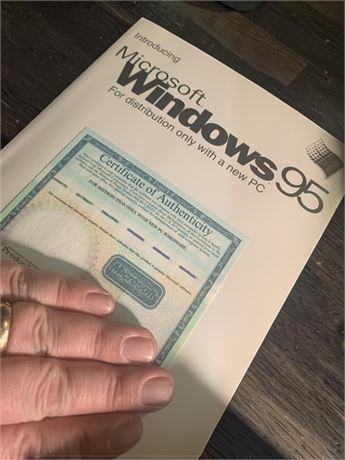 Introducing Microsoft Windows 95 Booklet W/COA, IBM Germany Promo, Notebooks