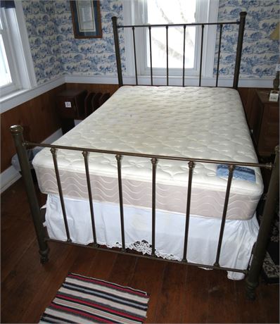Vintage Full Size Bed