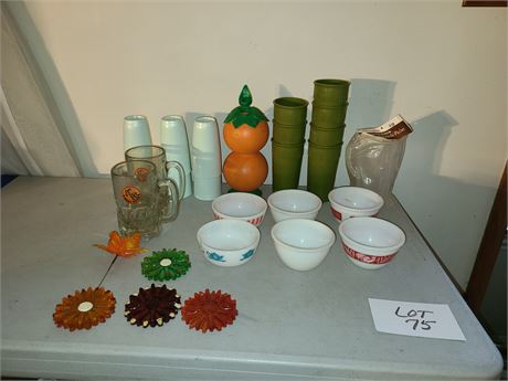 Vintage Kitchenware-Vintage Chili Bowls/Plastic Orange Juice Pitcher/K&N Mugs