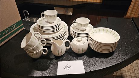 MCM Lotus Lyngby Retrorosa Dinnerware Set Over 30 Pieces