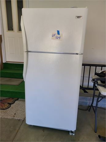 Crosley Refrigerator Model: CRT185LW5