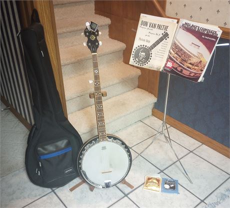 Banjo, Stand, Case