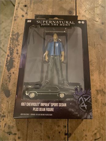 Supernatural Limited Edition Collectible Set 1967 Chevrolet Impala Sport Sedan