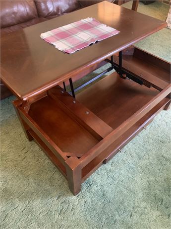 Mahogany Lift Top Coffee Table With Shelf Underneath