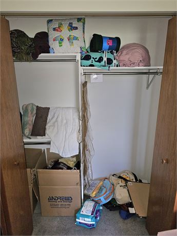 Closet Cleanout- Mixed Size Blankets & Bedding, Throws & More