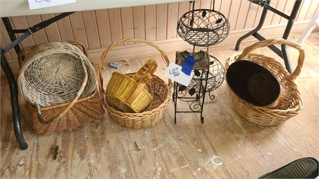 Mixed Size Basket Lot