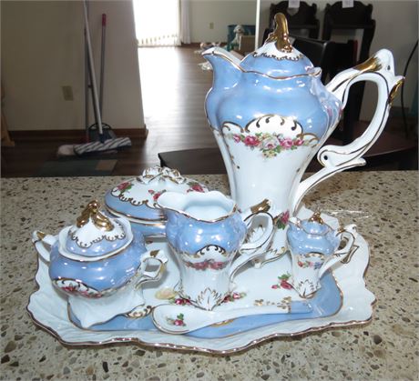 Decorative Porcelain Tea Set