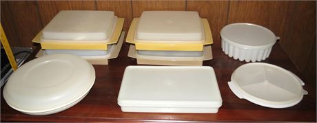 Assorted Tupperware