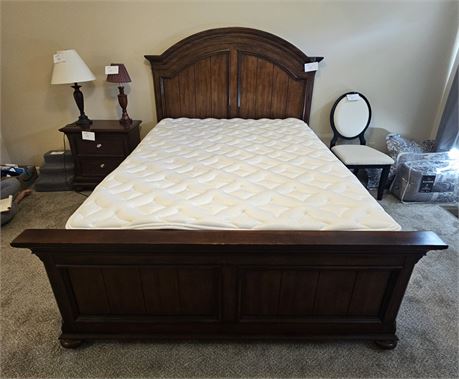 Queen Size Wood Bed With Storage Drawers