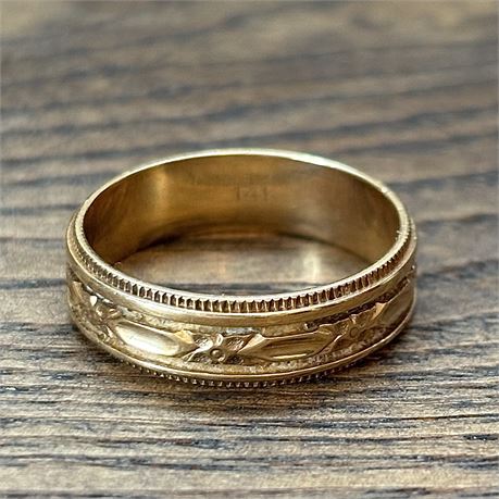 Men's 14k Yellow Gold Band Ring - 3.8 Grams
