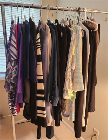 Woman's Clothing Lot 1~  Mostly Size L/XL