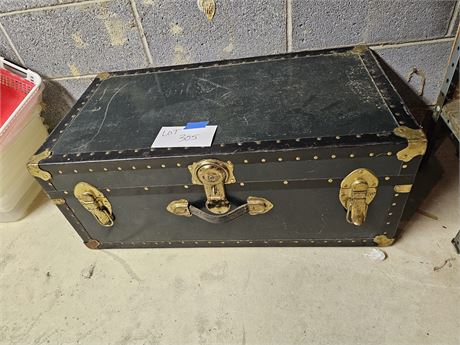 Black Trunk with Gold Hardware - No Key