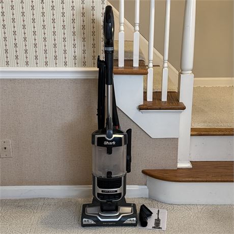 Shark Navigator Lift-Away Vacuum