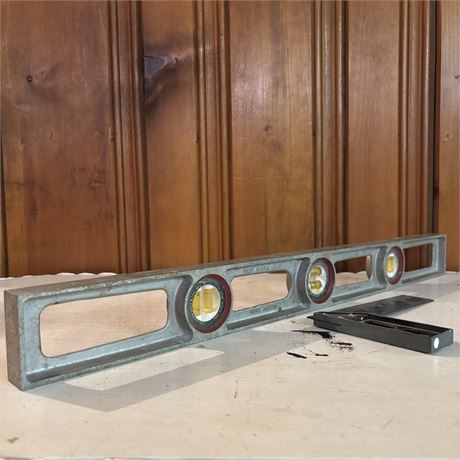 Vintage Port Austin Level and L Square