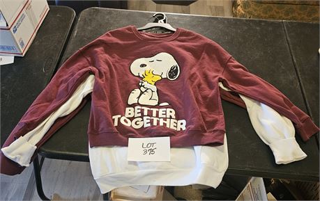 Peanuts Snoopy Sweatshirts Size Med & Large