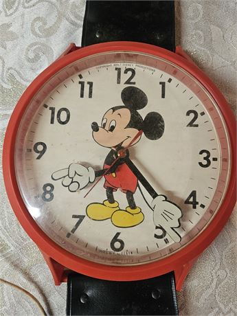 Vintage Oversized Mickey Mouse Wrist-Watch Shape Electric Wall Clock