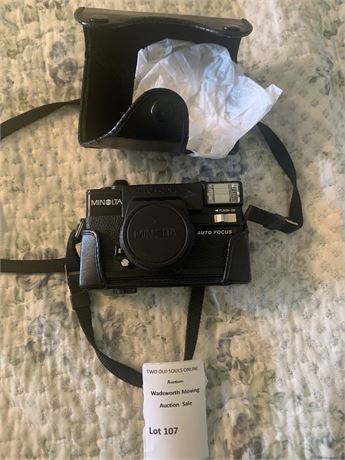 Minolta Hi-Matic AF2 35mm Film Camera & Carrying Case