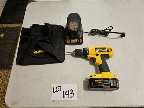 Dewalt 18V Drill with Batteries Charger & Carrying Bag