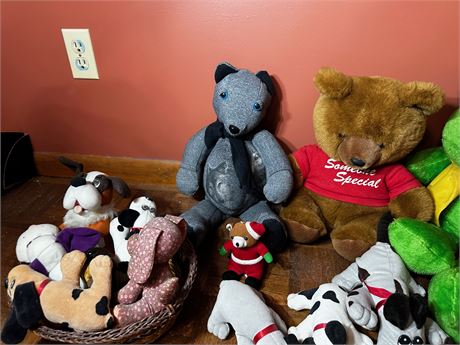 lot of Vintage Plush, Pound Puppies and others