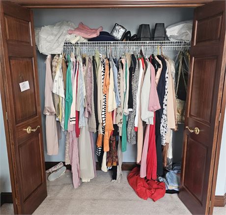 Ladies Closet Cleanout: All Season , Coats, Skirts, Tops, Etc Size Med - 2 X