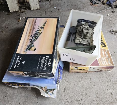 Model Tanks & Planes- Aurora, S&C, Life-Like & More