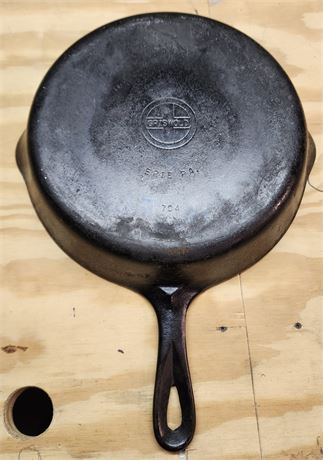 Griswold #8 Cast Iron Skillet