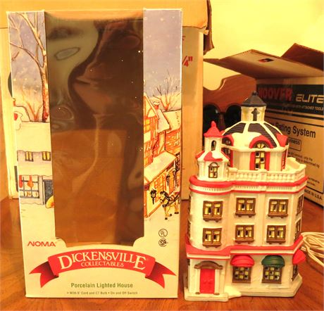 Dickens Collectables Lighted House