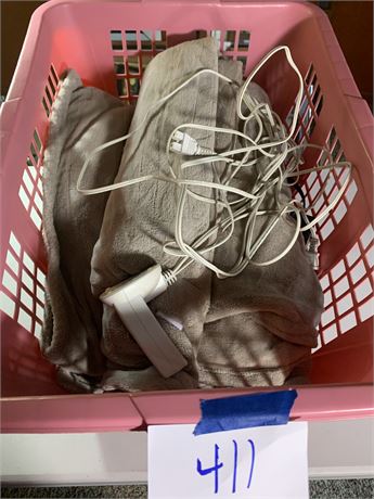 Electric Blankets Lot In Basket