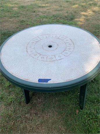 Round Plastic Outdoor Patio Table With Beige Faux Stone Mosaic Table Top Pattern