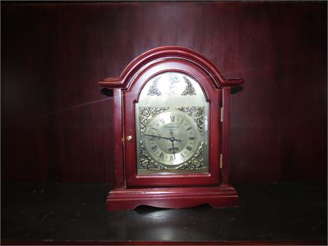 Strausbourg Manor Quarts Mantle Clock