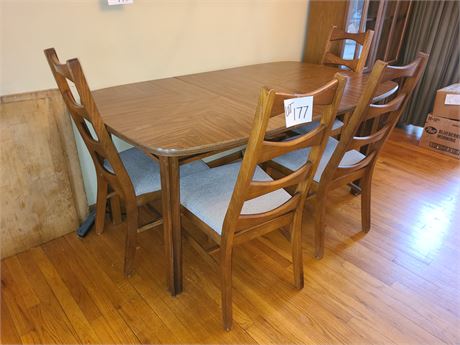 Liberty Chair Co. Wood Dining Set with (4) Chairs