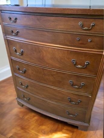 Vintage Georgian Style 6 Drawer Wood Dresser/Chest of Drawers