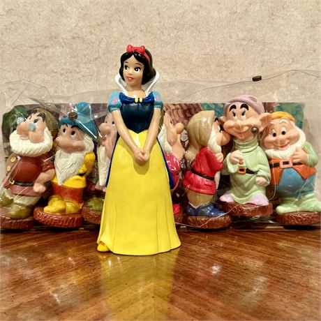 Vintage Snow White Coin Bank & The Seven Dwarfs Rubber Squeak Toys