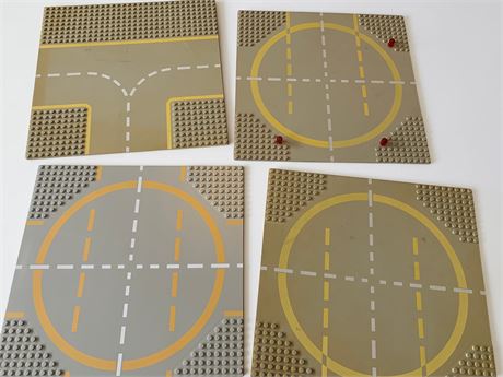 Vintage LEGO Classic Space landing Pad & Road Baseplates