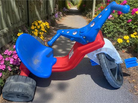Vintage Kid's Plastic Big Wheel Toy Tricycle